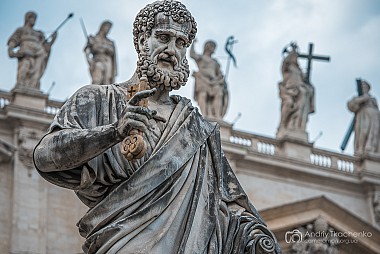 Ватикан, Италия